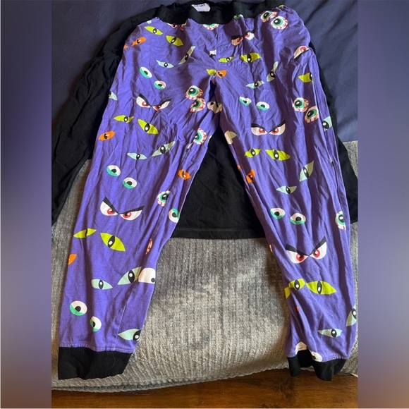 Adults Boo Crew size medium pjs top and bottom - Picture 4 of 5